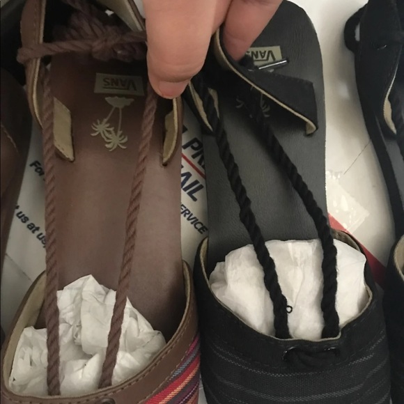 VANS - Picture 2 of 4